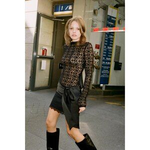 ZARA MINI SKIRT WITH CONTRAST LACE AND BOW DETAIL